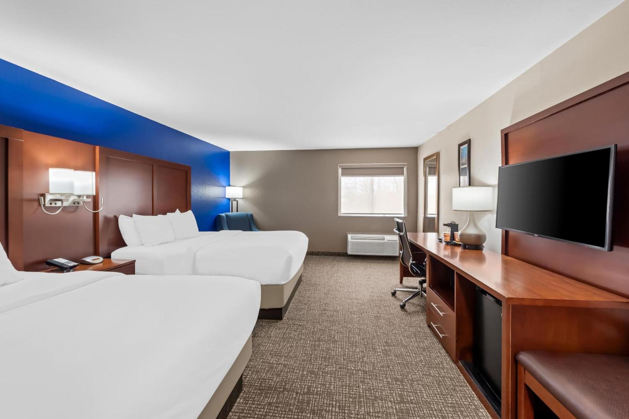 Comfort Inn & Suites Fairborn Near Wright Patterson Afb Exterior foto
