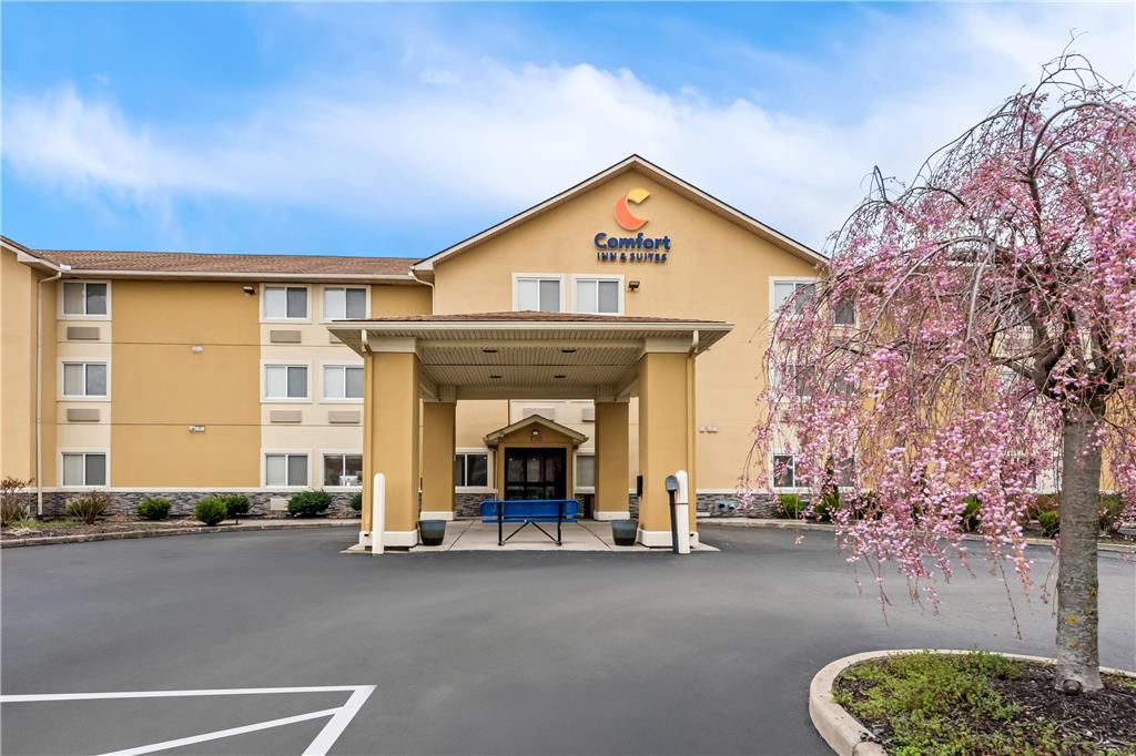 Comfort Inn & Suites Fairborn Near Wright Patterson Afb Exterior foto